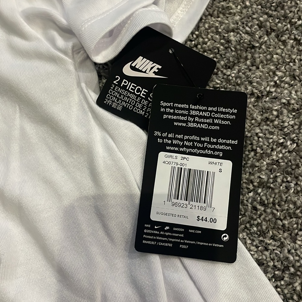NEW! NIKE RUSSELL WILSON 3BRAND 2-PIECE SHORTS AND T-SHIRT SET. SIZE SMALL. - Picture 10 of 10